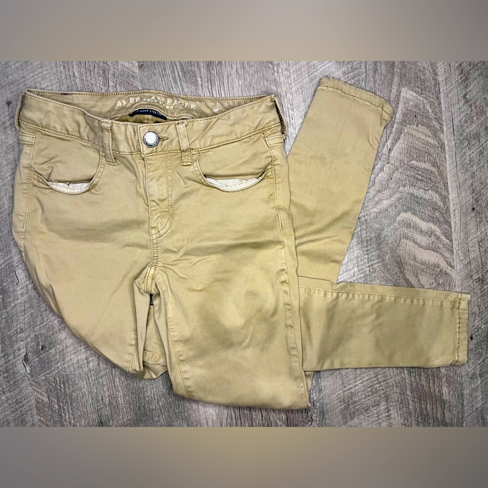 AE American Eagle Khaki Jegging Women’s Size 4 Short Super Super Stretch